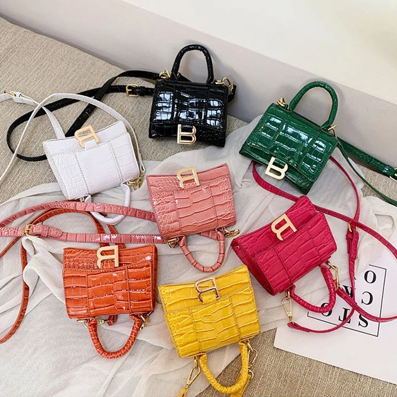 2021 women hand bags bright crocodile pattern small square bag new fashion shoulder handbags slung portable Handbags For Girls, 7 colors
2021 women hand bags bright crocodile pattern small square bag new fashion shoulder handbags slung portable Handbags For Girls, 7 colors