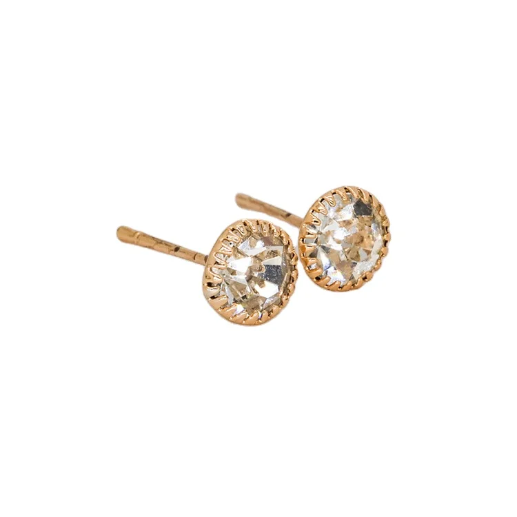 Jewelry manufacturer gold earring studs 6.5 diameter diamond earrings stud ear rings for women korean style
Jewelry manufacturer gold earring studs 6.5 diameter diamond earrings stud ear rings for women korean style
