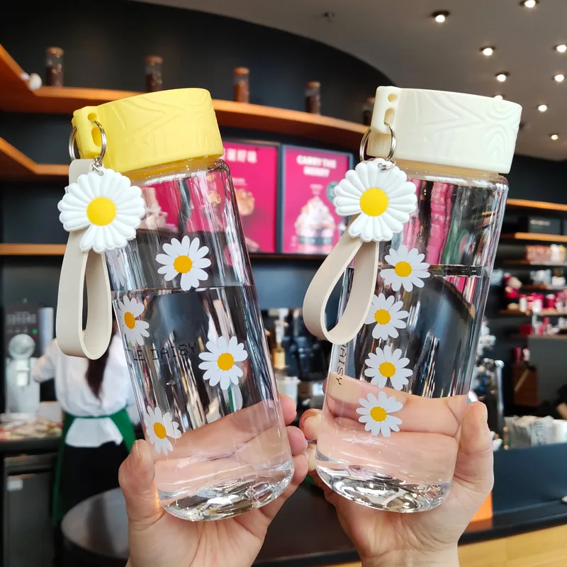 600ml Small Daisy Flower Outdoor Sport Portable Rope Plastic Water Bottle For Kids Student Boy Girl, White,yellow
600ml Small Daisy Flower Outdoor Sport Portable Rope Plastic Water Bottle For Kids Student Boy Girl, White,yellow