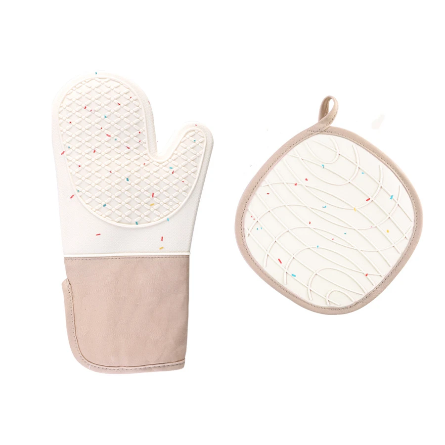 New Listing Heat Resistant Kitchen Mittens with Pot Holders and Mini Silicone Gloves Oven Mitts and Pot Holders Set, As shown
New Listing Heat Resistant Kitchen Mittens with Pot Holders and Mini Silicone Gloves Oven Mitts and Pot Holders Set, As shown