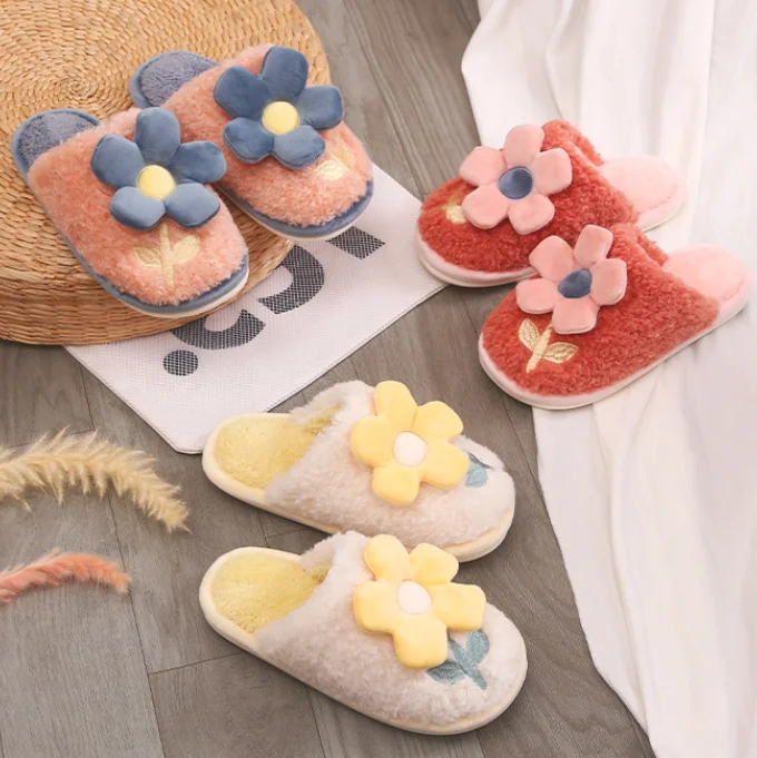 Warm plush cotton slippers female winter couple cute flowers indoor house slippers, Customized color
Warm plush cotton slippers female winter couple cute flowers indoor house slippers, Customized color