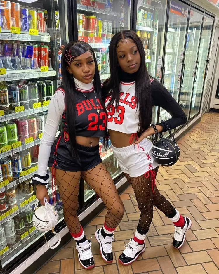 2021 Trendy New Arrivals Casual 2 Color Letter Print Women Crop Top Sleeveless Bandage 2 Piece Sweat Short Set
2021 Trendy New Arrivals Casual 2 Color Letter Print Women Crop Top Sleeveless Bandage 2 Piece Sweat Short Set
