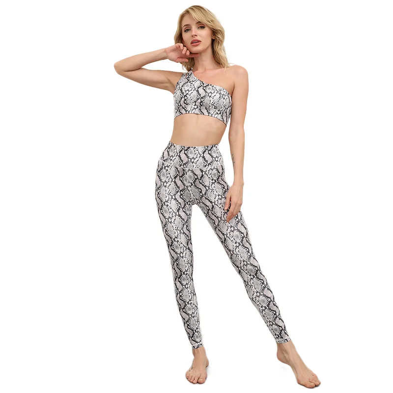 New design 2021 yoga set one shoulder sports bra women gym wear fitness suit snake print yoga set, Customized colors
New design 2021 yoga set one shoulder sports bra women gym wear fitness suit snake print yoga set, Customized colors
