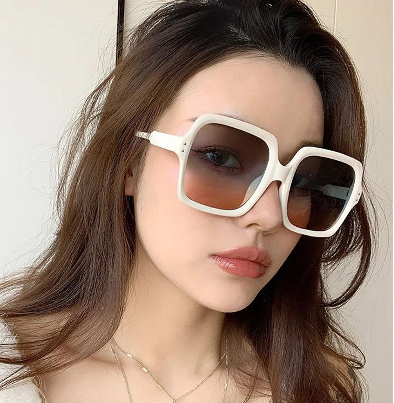 2021 New Fashion Trend Big Frame Sunglasses Vintage Rivet Square Oversized Women Sunglasses
2021 New Fashion Trend Big Frame Sunglasses Vintage Rivet Square Oversized Women Sunglasses