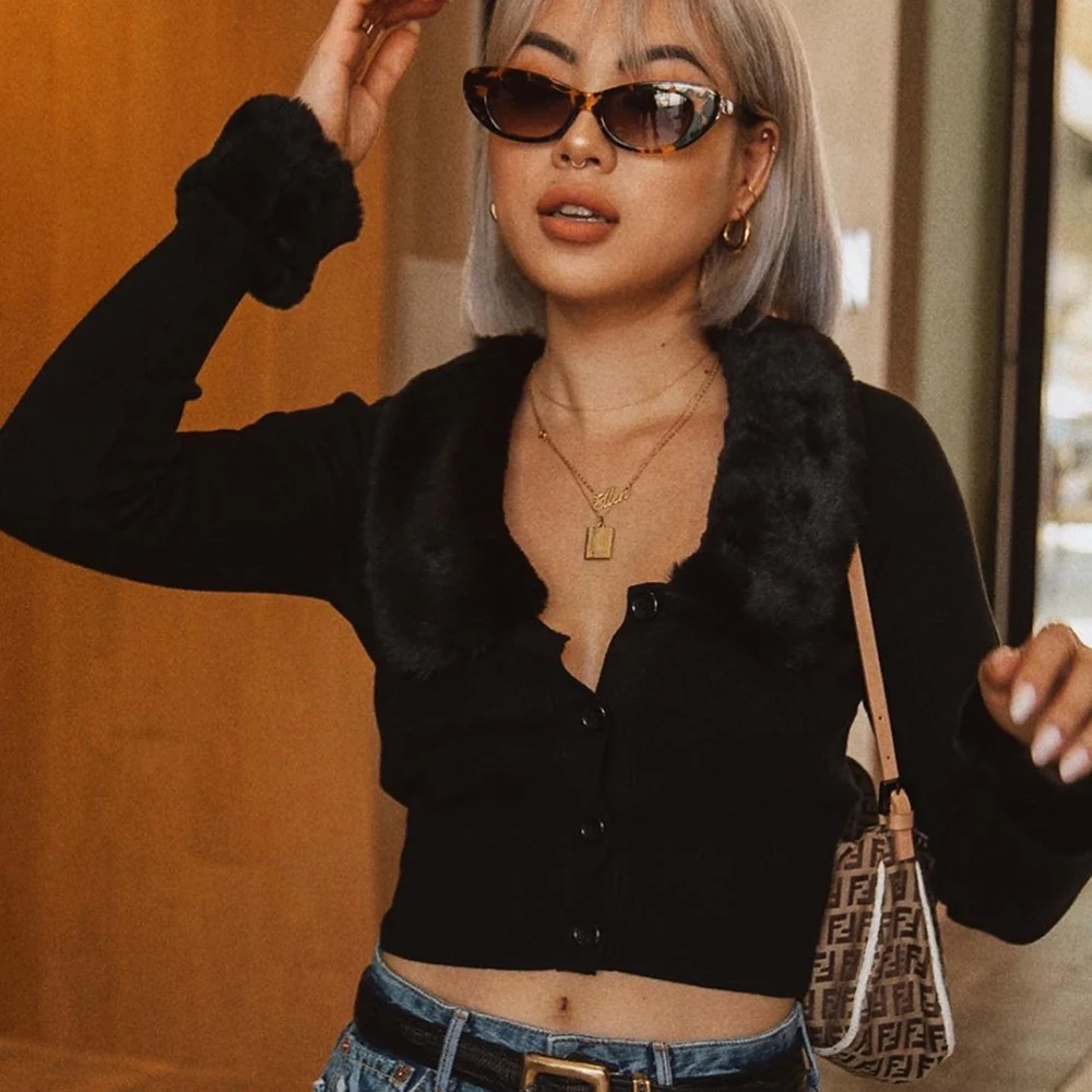 C1735659 Solid Knit Sweaters Casual Streetwear With Fur Trim Collar Casual High Street Slim Knitted Ladies Cardigans
C1735659 Solid Knit Sweaters Casual Streetwear With Fur Trim Collar Casual High Street Slim Knitted Ladies Cardigans