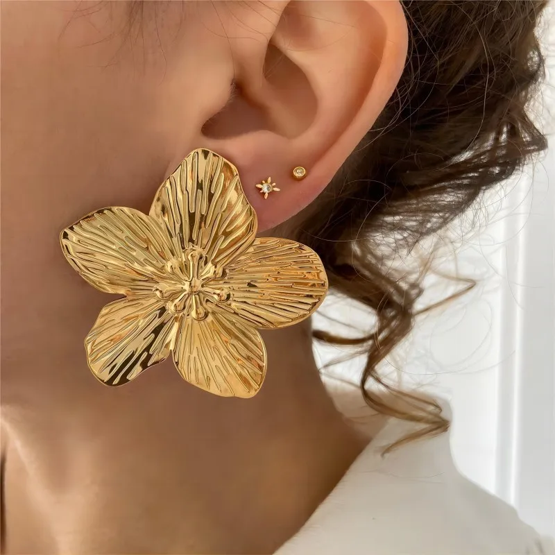 

Luxury Statement Butterfly Earrings Sunflower Studs Flower Charms 18k Gold Plated Stainless Steel Stud Earrings for Women