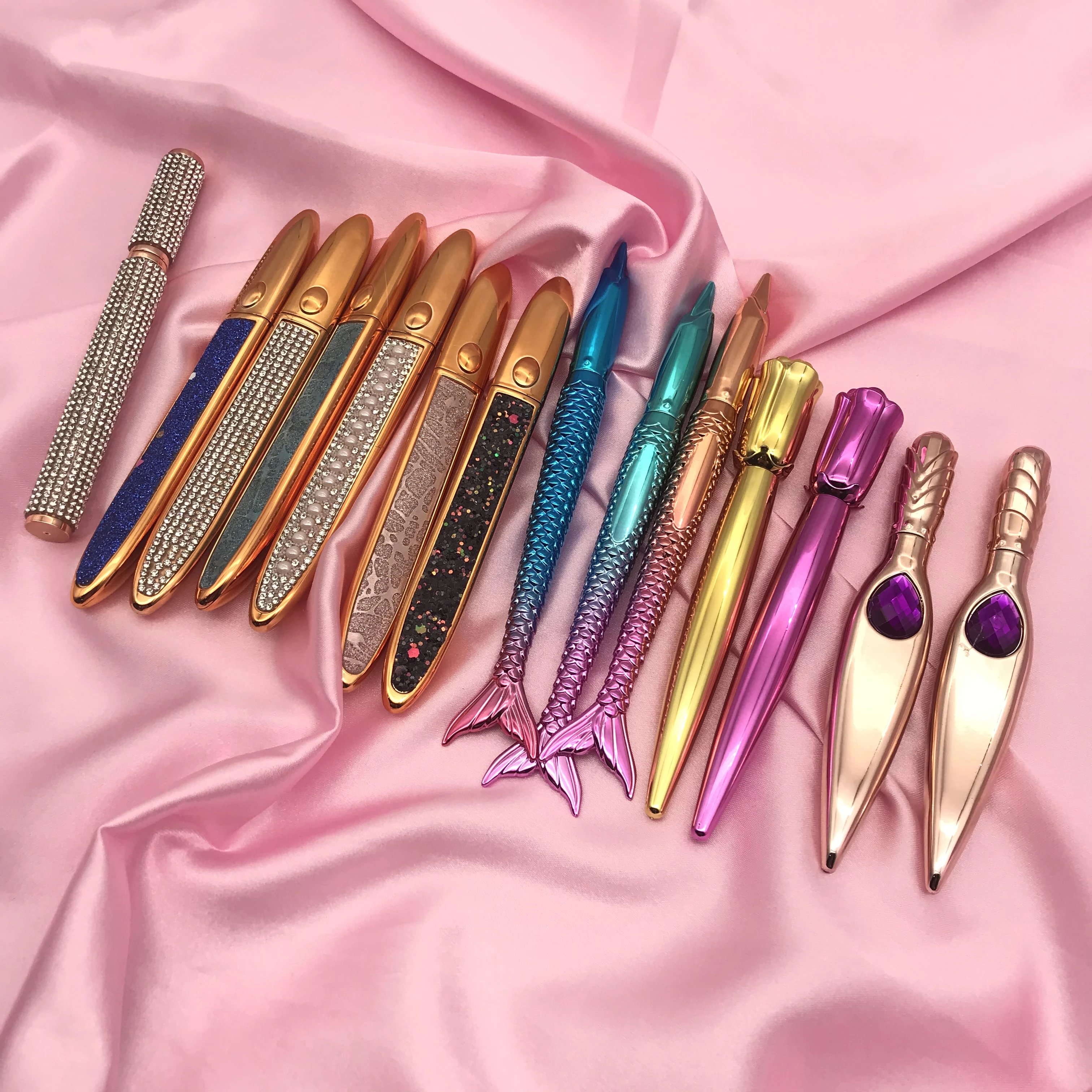 hot sale best selling black clear waterproof eyeliner glue pen cosmetics oem colorful adhesive eye liner
hot sale best selling black clear waterproof eyeliner glue pen cosmetics oem colorful adhesive eye liner