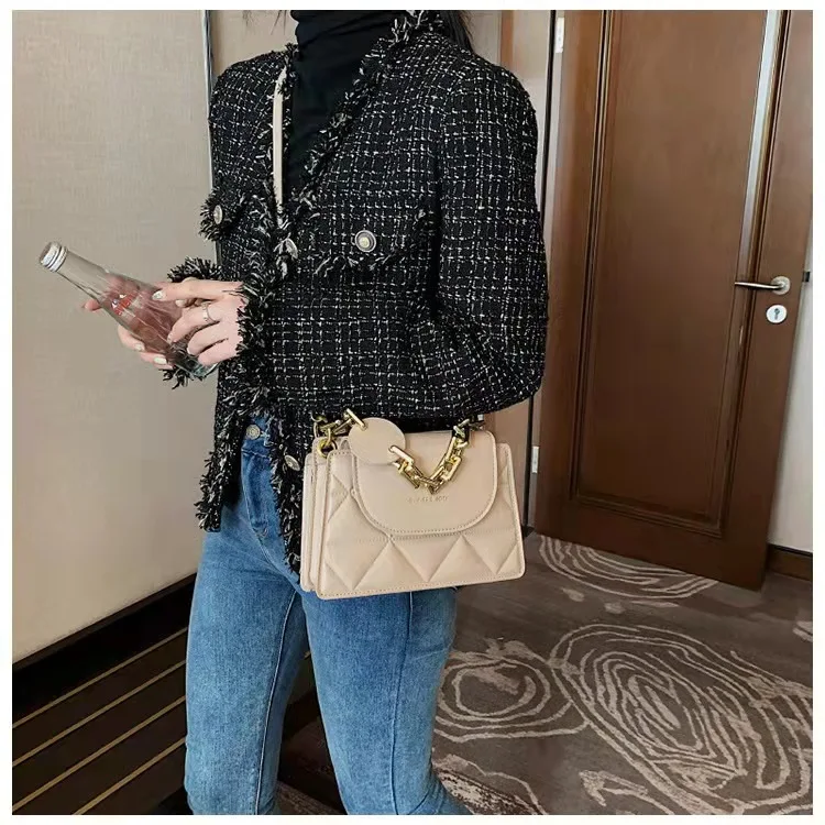 ODM Top Selling Wholesale PU Leather Embroidery Chain women shoulder bags bolsas para mujer Crossbody Handbag For Girls 202
ODM Top Selling Wholesale PU Leather Embroidery Chain women shoulder bags bolsas para mujer Crossbody Handbag For Girls 202