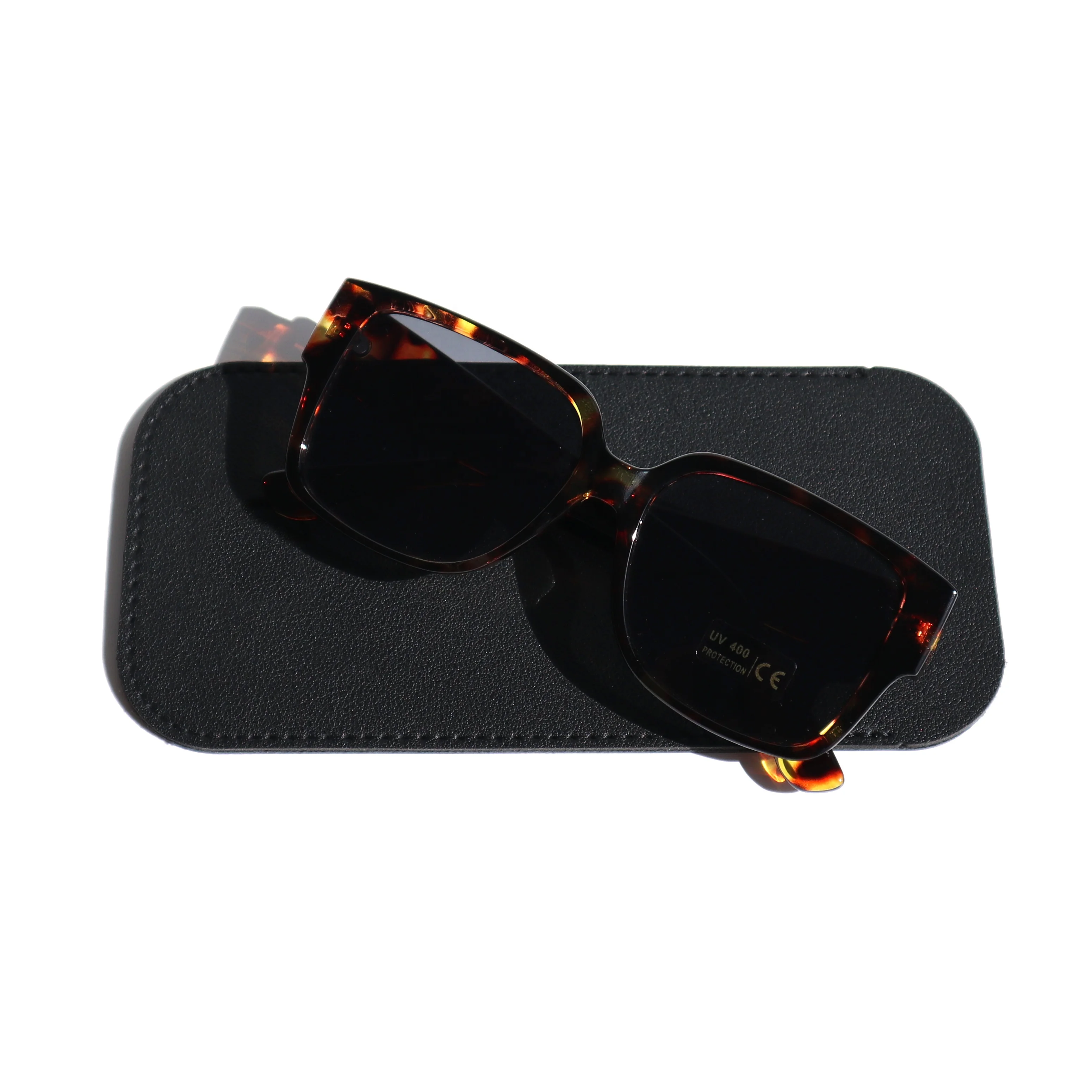 Glasses Pouch Leather Thick PU Sunglasses Case Pouch Wholesale Custom Leather Pouch for Sunglasses Packing Leather Package, Ivory;customization accepted
Glasses Pouch Leather Thick PU Sunglasses Case Pouch Wholesale Custom Leather Pouch for Sunglasses Packing Leather Package, Ivory;customization accepted