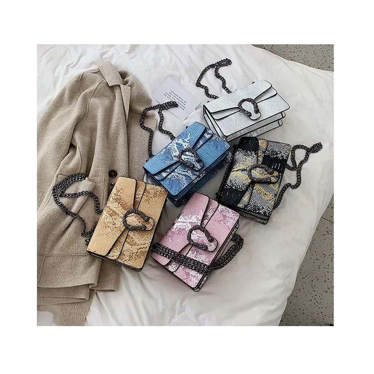 Luxury Serpentine Designer Lock Handbag Brand Small Flap Shoulder Purse Snake Pattern Quality Chains Crossbody Bag Female Bolsa
Luxury Serpentine Designer Lock Handbag Brand Small Flap Shoulder Purse Snake Pattern Quality Chains Crossbody Bag Female Bolsa