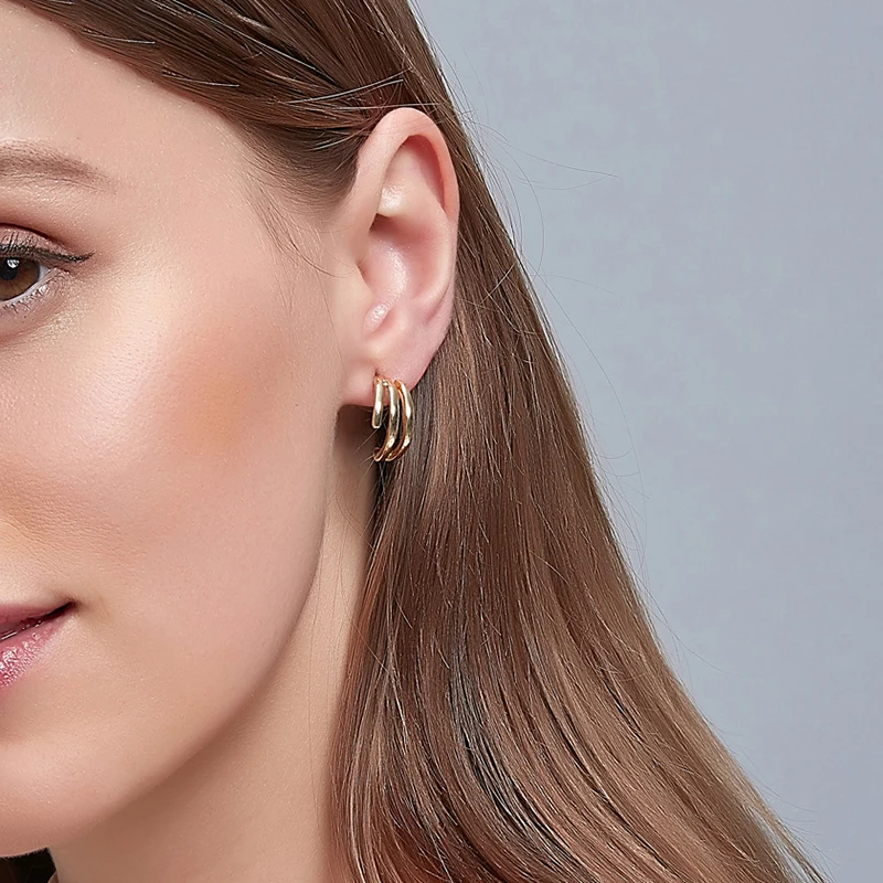 JuHu 2021 Fashion Metal Hoop Women Retro Three-open Round C-shaped Korean Earrings Accessories Drop Earrings
JuHu 2021 Fashion Metal Hoop Women Retro Three-open Round C-shaped Korean Earrings Accessories Drop Earrings