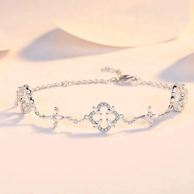 OEM&ODM Luxury New Product Listing Accessories Women Four Leaf Clover Custom Sterling Silver 925 Bracelet
OEM&ODM Luxury New Product Listing Accessories Women Four Leaf Clover Custom Sterling Silver 925 Bracelet