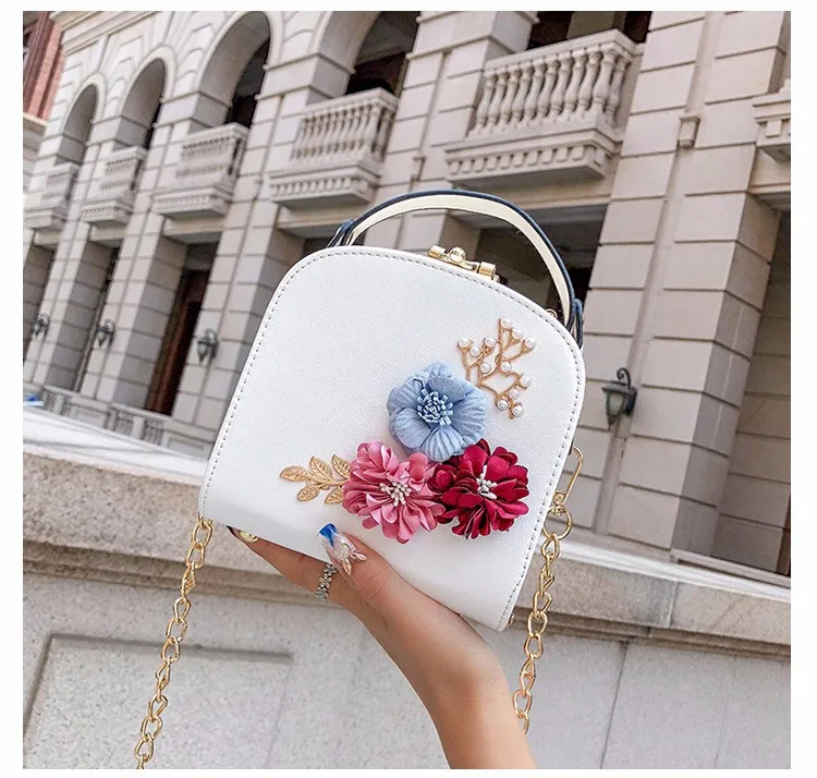 New luxury ladies handbag single chain messenger shoulder bag fashion women's square crossbody phone box bag
New luxury ladies handbag single chain messenger shoulder bag fashion women's square crossbody phone box bag