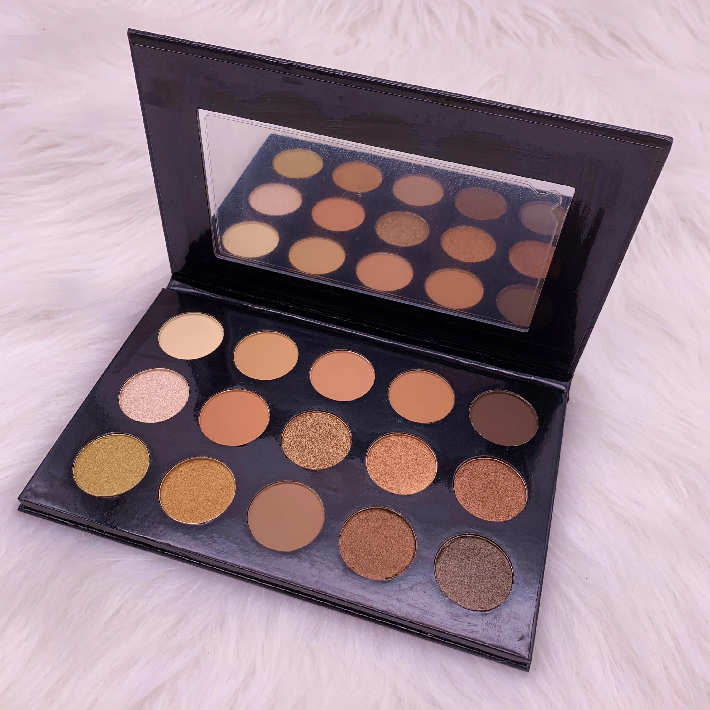 High-pigment metallic nature glow OEM 12 color eyeshadow private logo eyeshadow palette
High-pigment metallic nature glow OEM 12 color eyeshadow private logo eyeshadow palette