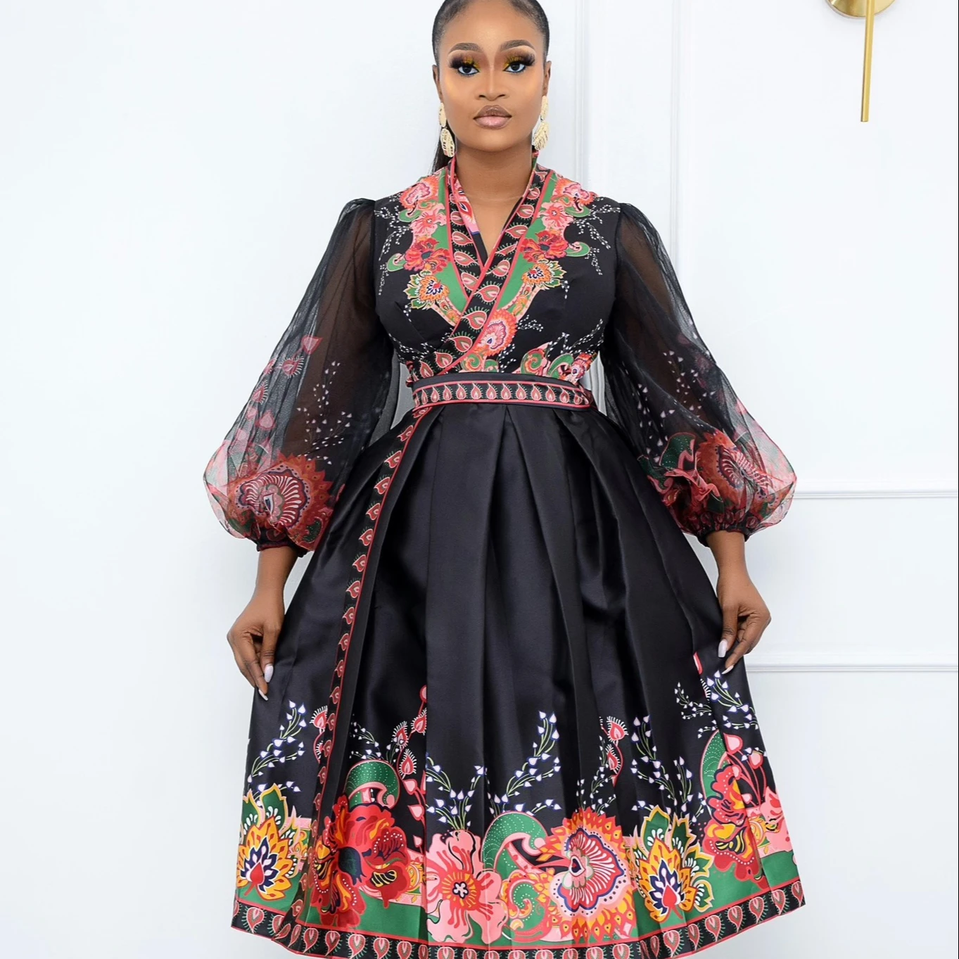 In stock 2021 summer new style women's elegant temperament long sleeve retro printing floral casual dresses, As showed
In stock 2021 summer new style women's elegant temperament long sleeve retro printing floral casual dresses, As showed