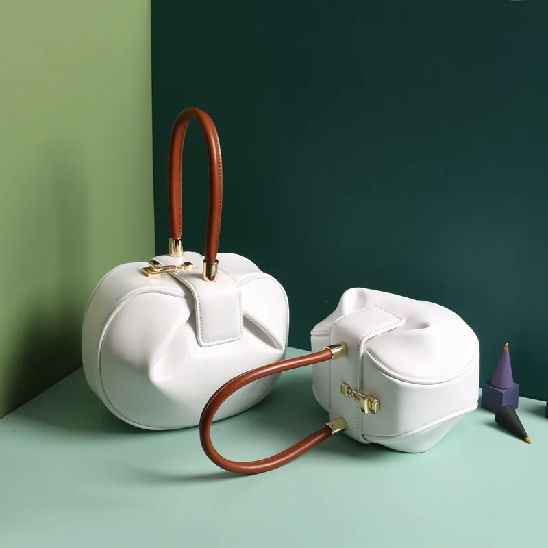 Fashion Handbags Fashion messenger Embroidery Vintage Dumpling Luxury Leather Handbag
Fashion Handbags Fashion messenger Embroidery Vintage Dumpling Luxury Leather Handbag