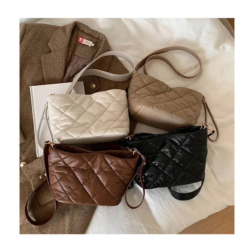 Winter Luxury Brand PU Leather Puff Padded Design Bucket Crossbody Bag for Women Small Quilted Shoulder Bags Designer Handbags
Winter Luxury Brand PU Leather Puff Padded Design Bucket Crossbody Bag for Women Small Quilted Shoulder Bags Designer Handbags