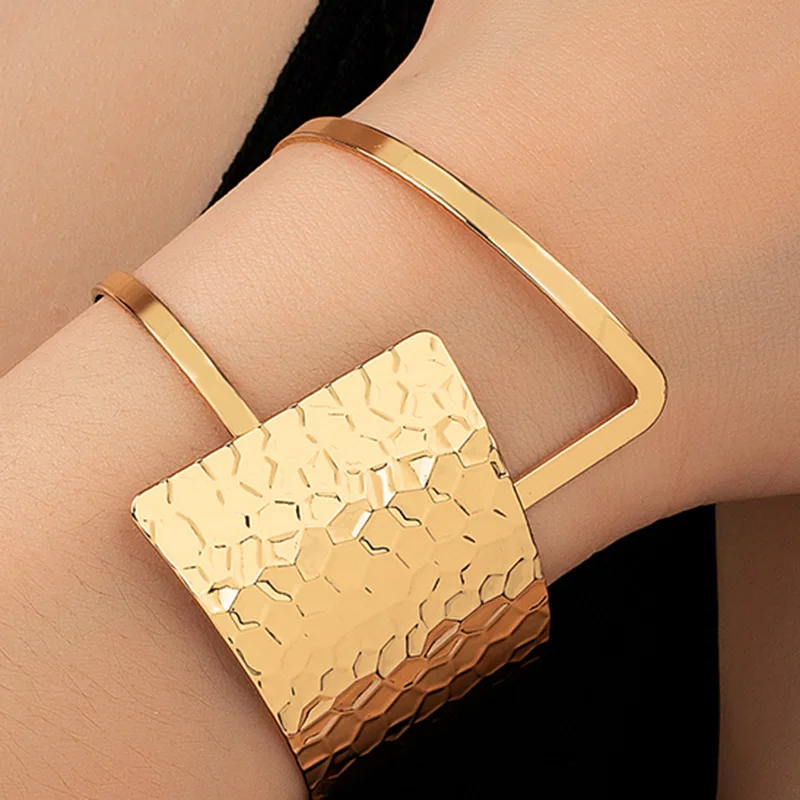 Open Adjustable 14k Gold Plated Chunky Bracelet Cuff 2023 Fashion Heart Statement Cuff Bracelets Bangle Women
Open Adjustable 14k Gold Plated Chunky Bracelet Cuff 2023 Fashion Heart Statement Cuff Bracelets Bangle Women