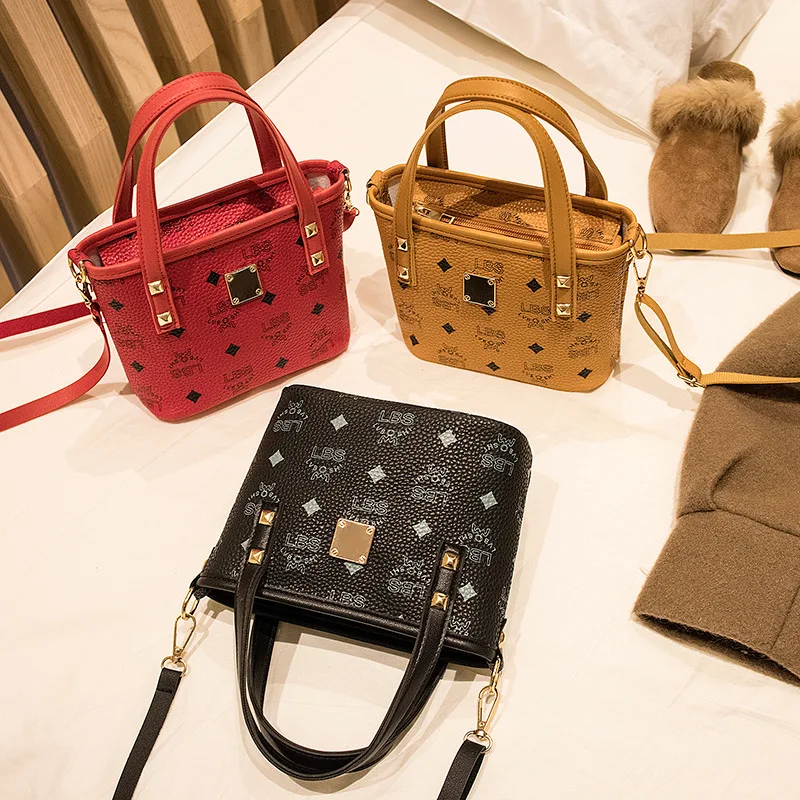 Wholesale Fashion small bag for women 2020 Cheap mini bags for ladies Small sling bag Woman cross body purses mini handbags
Wholesale Fashion small bag for women 2020 Cheap mini bags for ladies Small sling bag Woman cross body purses mini handbags