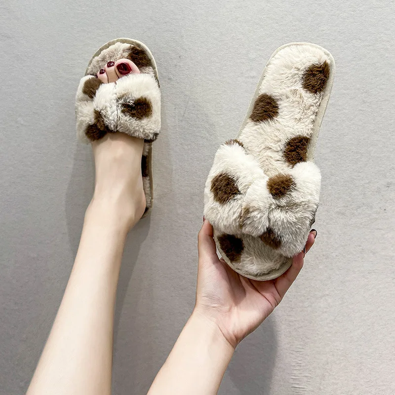 Indoor Winter Slipper Shoes Winter Warm Fur Slippers, Customized color 
Indoor Winter Slipper Shoes Winter Warm Fur Slippers, Customized color