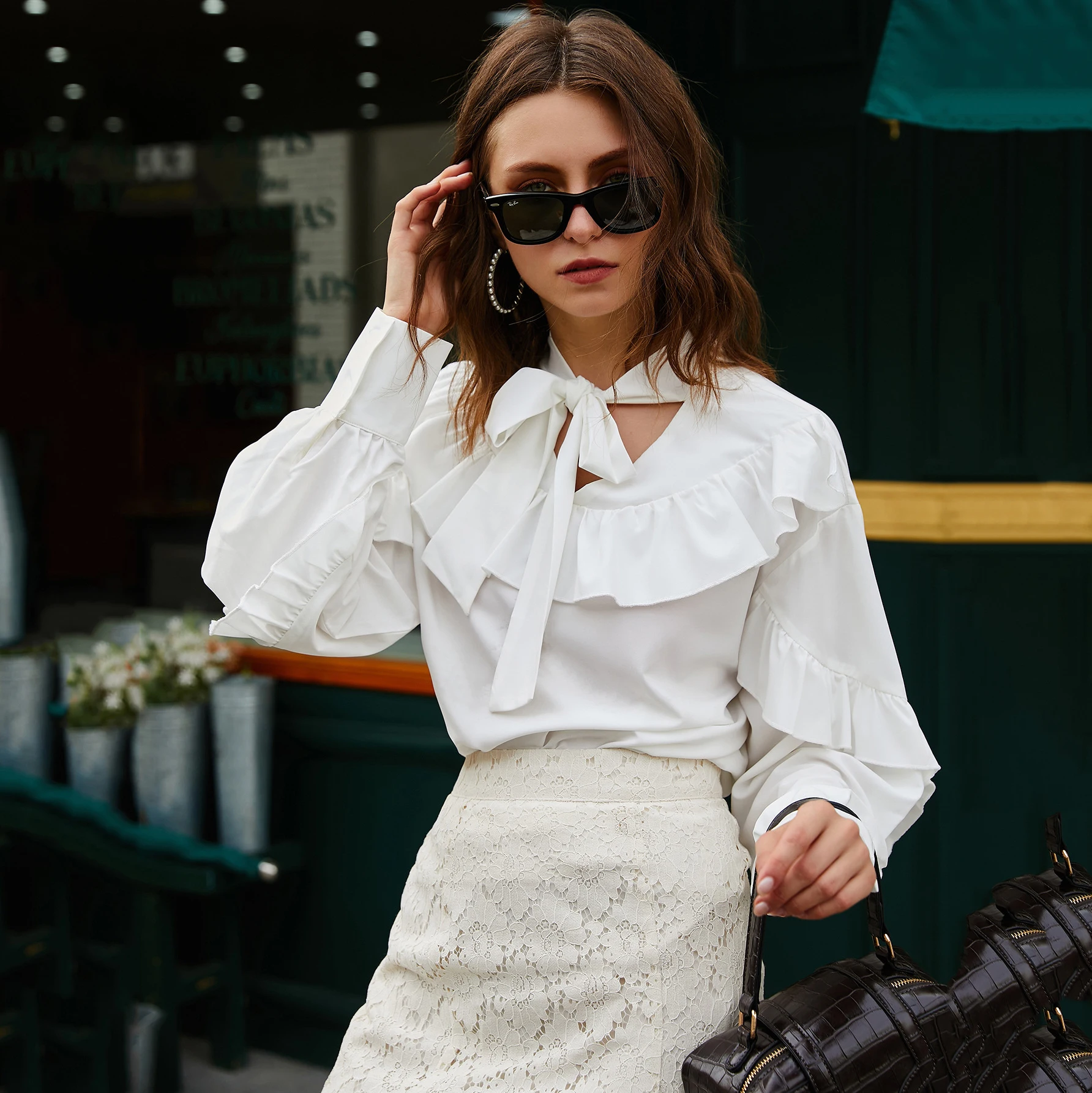 New New Hot Spring Woman Tops Fashionable Autumn Women's Fashion Collar Neckline Ruffle Trim Blouse
New New Hot Spring Woman Tops Fashionable Autumn Women's Fashion Collar Neckline Ruffle Trim Blouse