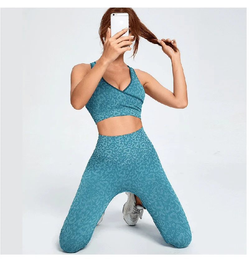 2021 New Yoga Top Sport Wear Sports Bras for Women Yoga Running Fitness Workout with Removeable Padding, Black ,green, red
2021 New Yoga Top Sport Wear Sports Bras for Women Yoga Running Fitness Workout with Removeable Padding, Black ,green, red