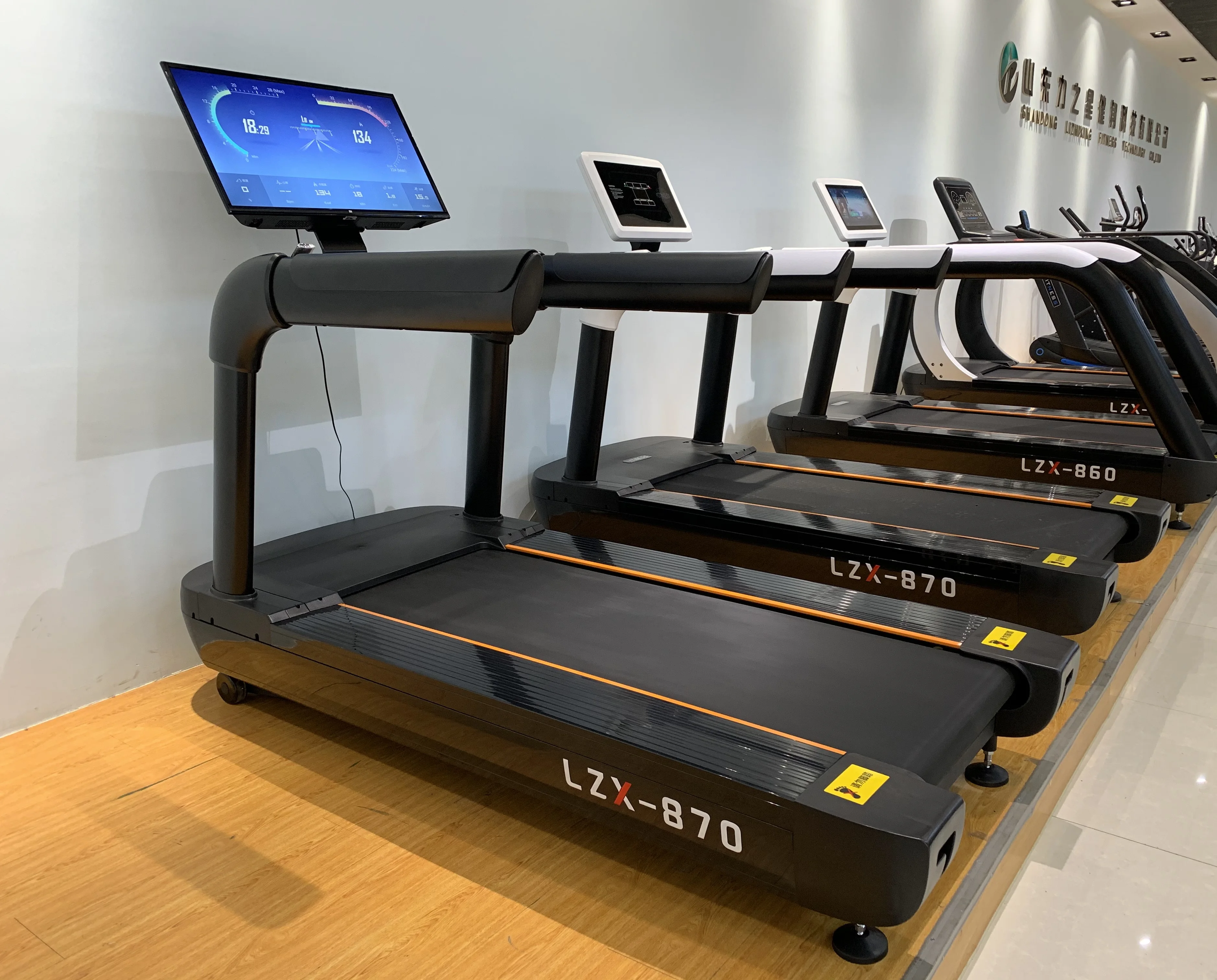 Hot sale commercial motored treadmill running machine with big screen TV 32'' touch screen treadmill, Customized color
Hot sale commercial motored treadmill running machine with big screen TV 32'' touch screen treadmill, Customized color