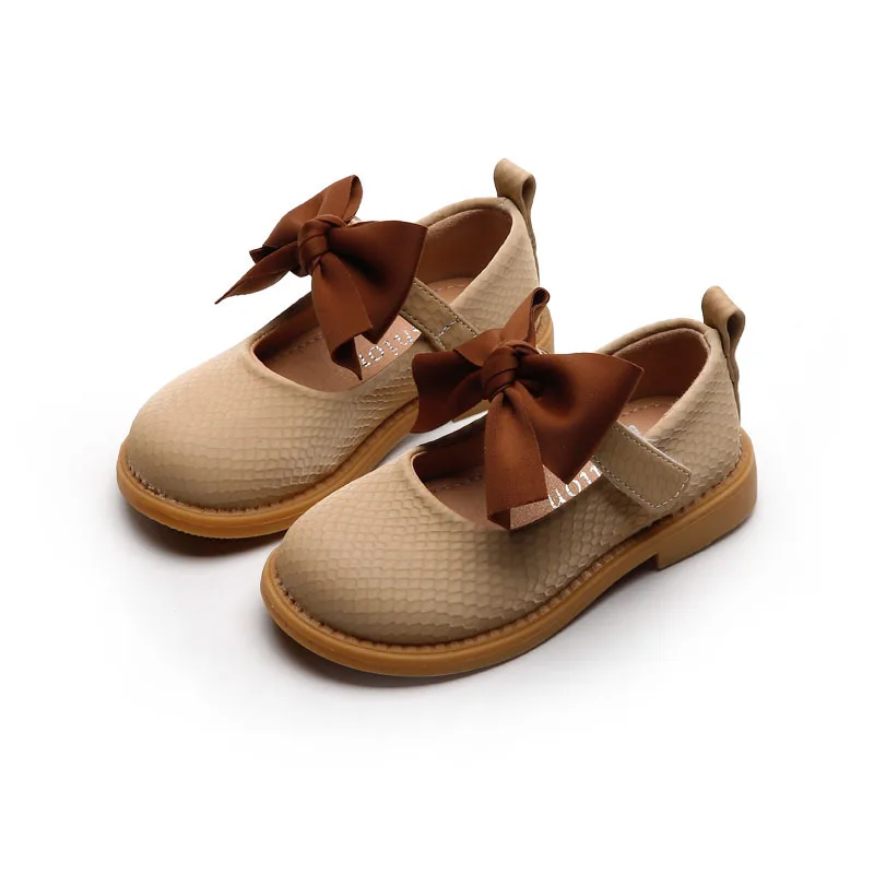 Autumn New Children Flats Girls Princess Shoes With Bow Girls Comfort Sweet Casual Shoes Girls Outdoor Anti-Slip Walking Shoe, Brown\black\white
Autumn New Children Flats Girls Princess Shoes With Bow Girls Comfort Sweet Casual Shoes Girls Outdoor Anti-Slip Walking Shoe, Brown\black\white