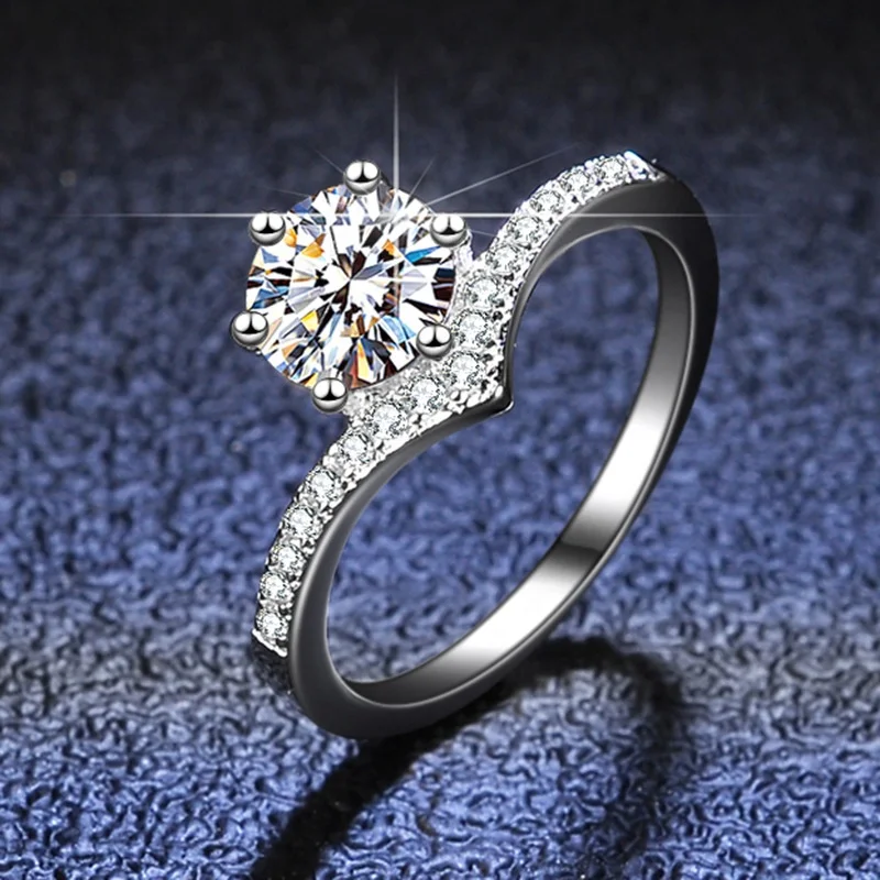 Wholesale Moissanite Ring S925 Sterling Silver Jewelry for Women Wedding Ring 0.5ct Diamond
Wholesale Moissanite Ring S925 Sterling Silver Jewelry for Women Wedding Ring 0.5ct Diamond