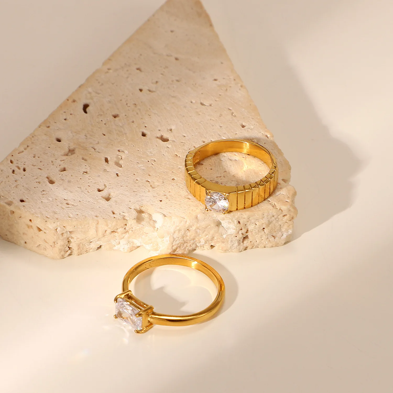 18K Gold Plated Transparent Zircon Finger Jewelry Stainless Steel Frame Transparent Square Zircon Ring Women's Jewelry
18K Gold Plated Transparent Zircon Finger Jewelry Stainless Steel Frame Transparent Square Zircon Ring Women's Jewelry