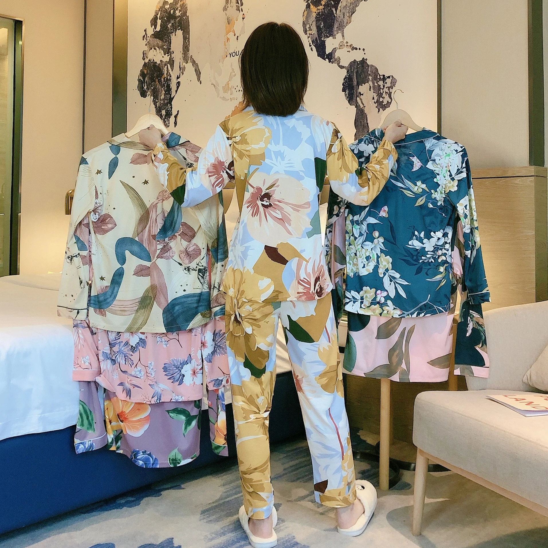 Pajamas women spring and autumn long-sleeved Korean style sweet and fresh student loose plus size pajamas home service suit
Pajamas women spring and autumn long-sleeved Korean style sweet and fresh student loose plus size pajamas home service suit