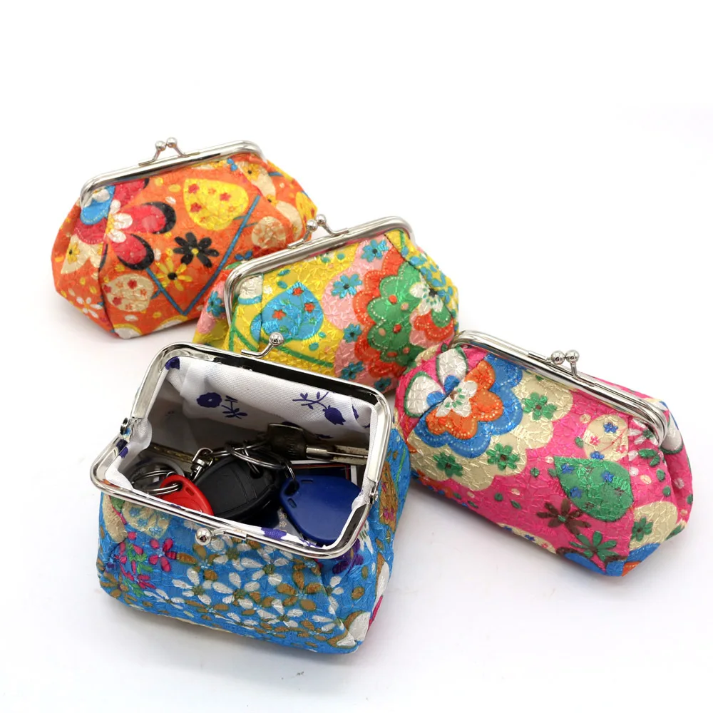 New Women Canvas Flower Fabric Wholesale Small Purses Retro Floral Embroidered Creative Key Pouch Coin Purse
New Women Canvas Flower Fabric Wholesale Small Purses Retro Floral Embroidered Creative Key Pouch Coin Purse