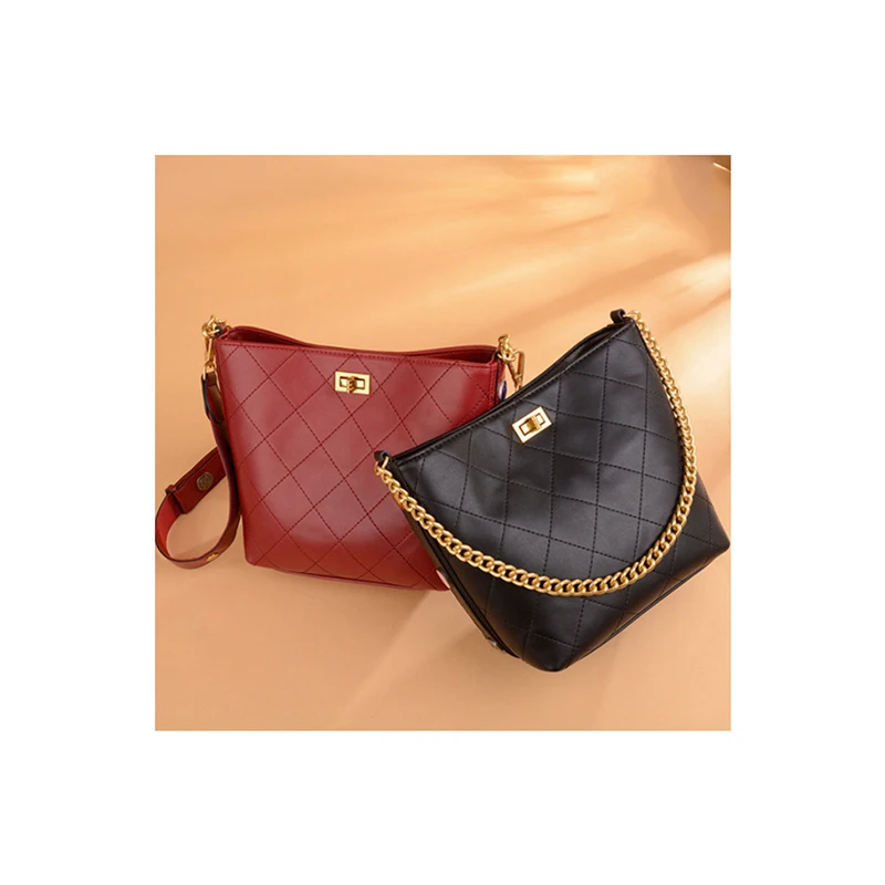 Summer Leather Ins Diamond Lattice Square Bucket Totes Bag Advanced Lock Women Handbags Luxury Chain Women Shoulder Bags Bolsas
Summer Leather Ins Diamond Lattice Square Bucket Totes Bag Advanced Lock Women Handbags Luxury Chain Women Shoulder Bags Bolsas