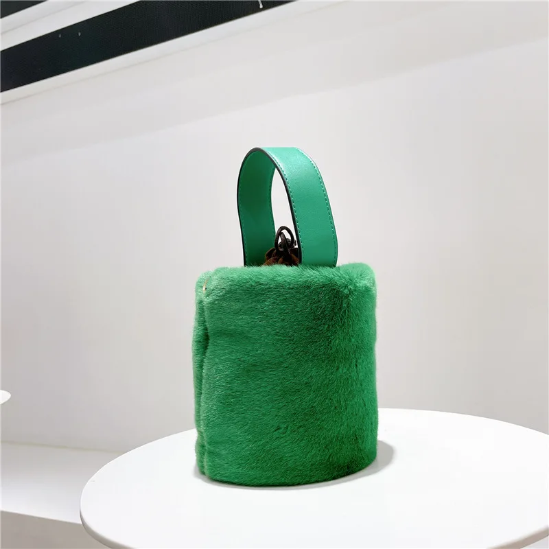 Korean Fashion Lady Purse Handbag High Quality Winter Faux Fur Bucket Handbag Orange/Pink Matching Winter Wool Coats, White black khaqi brown pink orange
Korean Fashion Lady Purse Handbag High Quality Winter Faux Fur Bucket Handbag Orange/Pink Matching Winter Wool Coats, White black khaqi brown pink orange