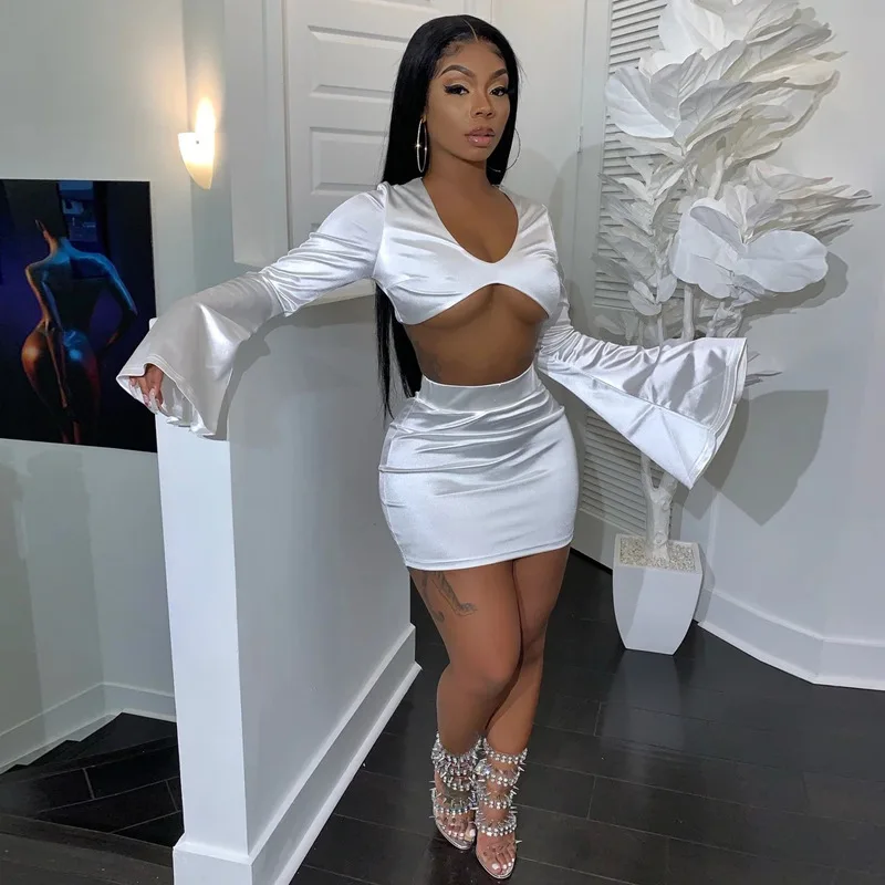 2020Fall Sexy Satin Party Women Matching 2Piece Sets Flare Sleeve V Neck Fashion Outfits Silk Solid Slim Crop Top And Skirt Set
2020Fall Sexy Satin Party Women Matching 2Piece Sets Flare Sleeve V Neck Fashion Outfits Silk Solid Slim Crop Top And Skirt Set