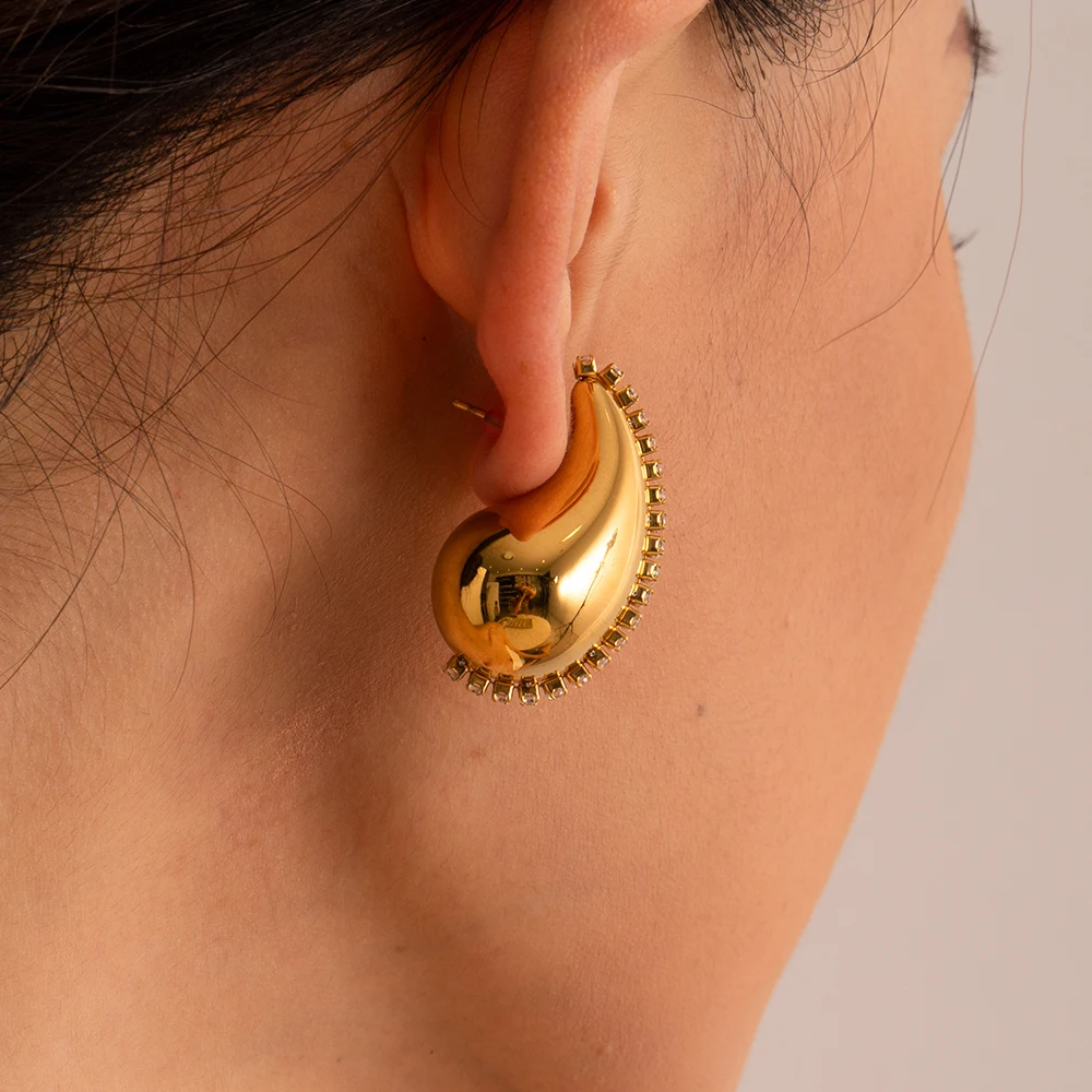 J&D Design Zircon Line Hollow Water Drop Earring 18K Gold Plated Stainless Steel Women Blingbling Teardrop Earring
J&D Design Zircon Line Hollow Water Drop Earring 18K Gold Plated Stainless Steel Women Blingbling Teardrop Earring