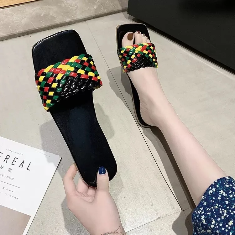 2021 New high quality flat slippers ladies slippers fashion stock Slides footwear ladies sandals
2021 New high quality flat slippers ladies slippers fashion stock Slides footwear ladies sandals