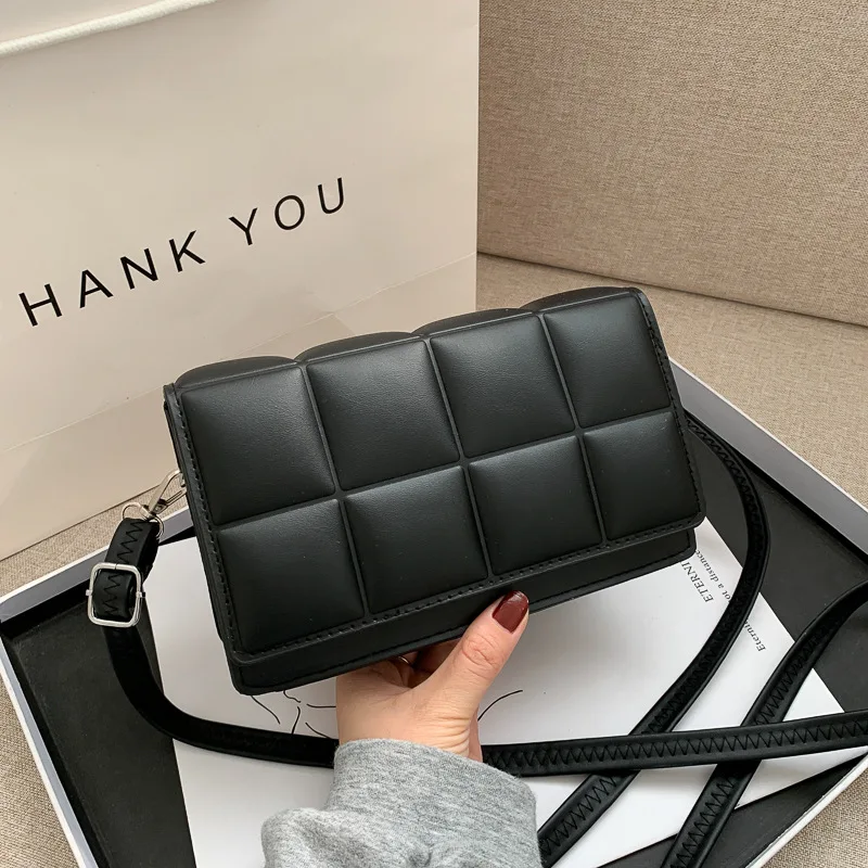 Autumn Winter New 2021 Female Literary Shoulder Bag Minority Design Crossbody Bag Trend Ladies Bags
Autumn Winter New 2021 Female Literary Shoulder Bag Minority Design Crossbody Bag Trend Ladies Bags
