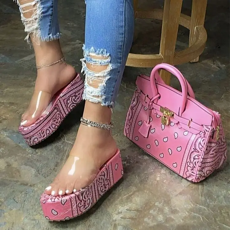 New High Qualit Luxury Stitching Bandana Purse And Sandals Set For Women Stylish Tote Handbags And Shoes, Picture
New High Qualit Luxury Stitching Bandana Purse And Sandals Set For Women Stylish Tote Handbags And Shoes, Picture