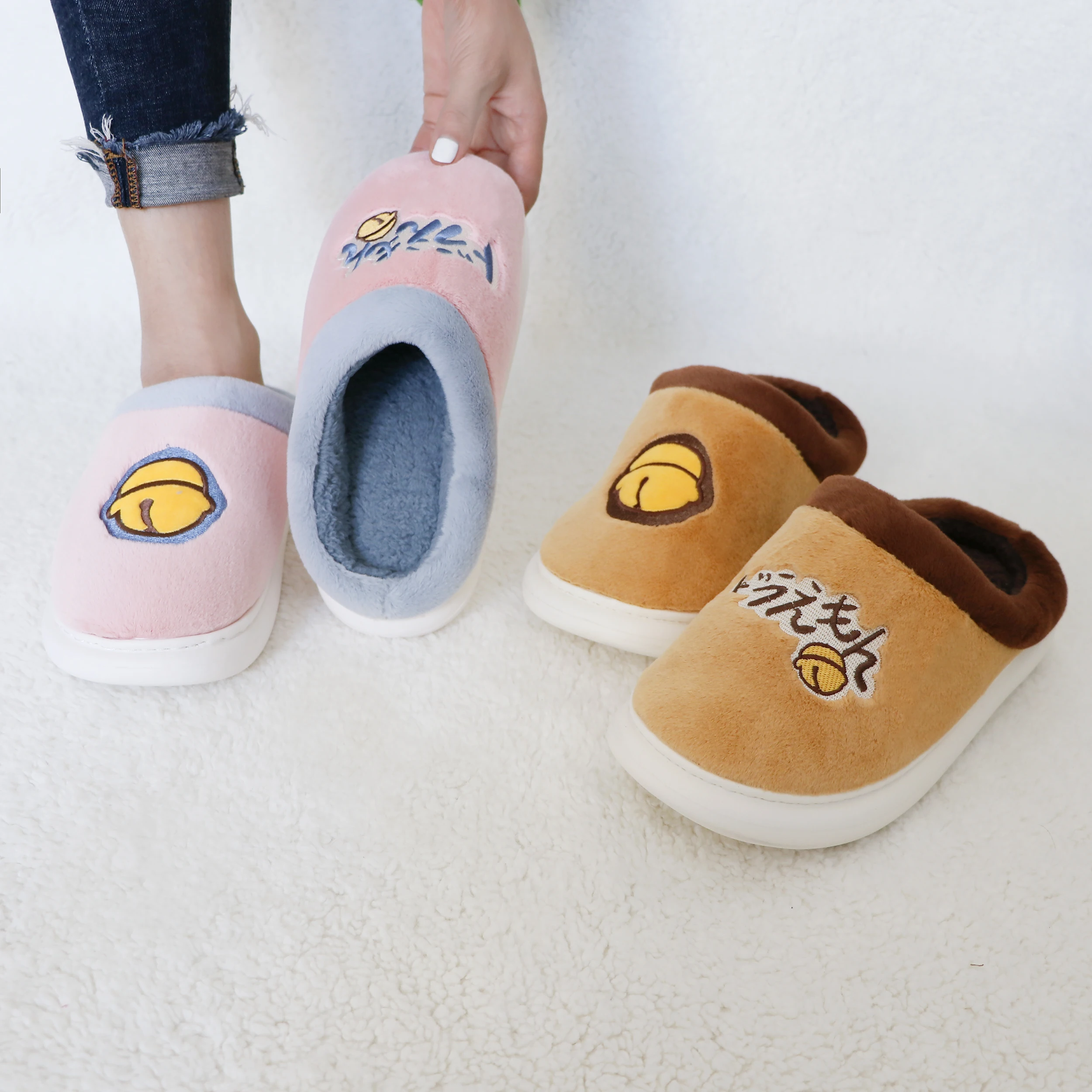 Factory Price Home Non-slip Couple Children Kids Warm Winter Slipper Rabbit Fur, Customized color
Factory Price Home Non-slip Couple Children Kids Warm Winter Slipper Rabbit Fur, Customized color