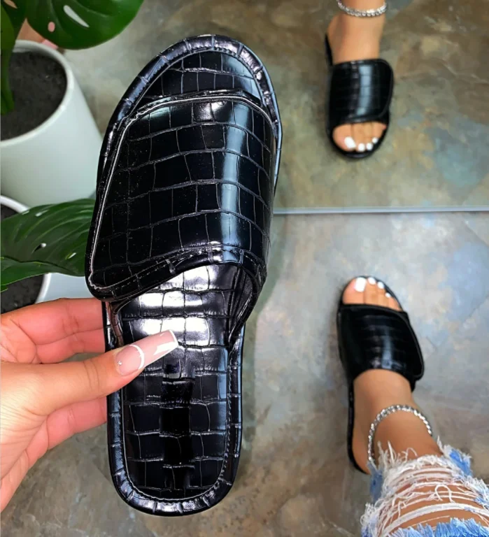 Women's slippers summer 020 flat sole simple women's shoes 40-43 open toe leisure outdoor slippers drop shipping, Black, apricot, rose
Women's slippers summer 020 flat sole simple women's shoes 40-43 open toe leisure outdoor slippers drop shipping, Black, apricot, rose