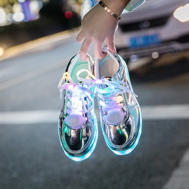 Men USB Charging LED Sport Shoes Flashing Sneakers children's casual shoes with factory price best selling
Men USB Charging LED Sport Shoes Flashing Sneakers children's casual shoes with factory price best selling