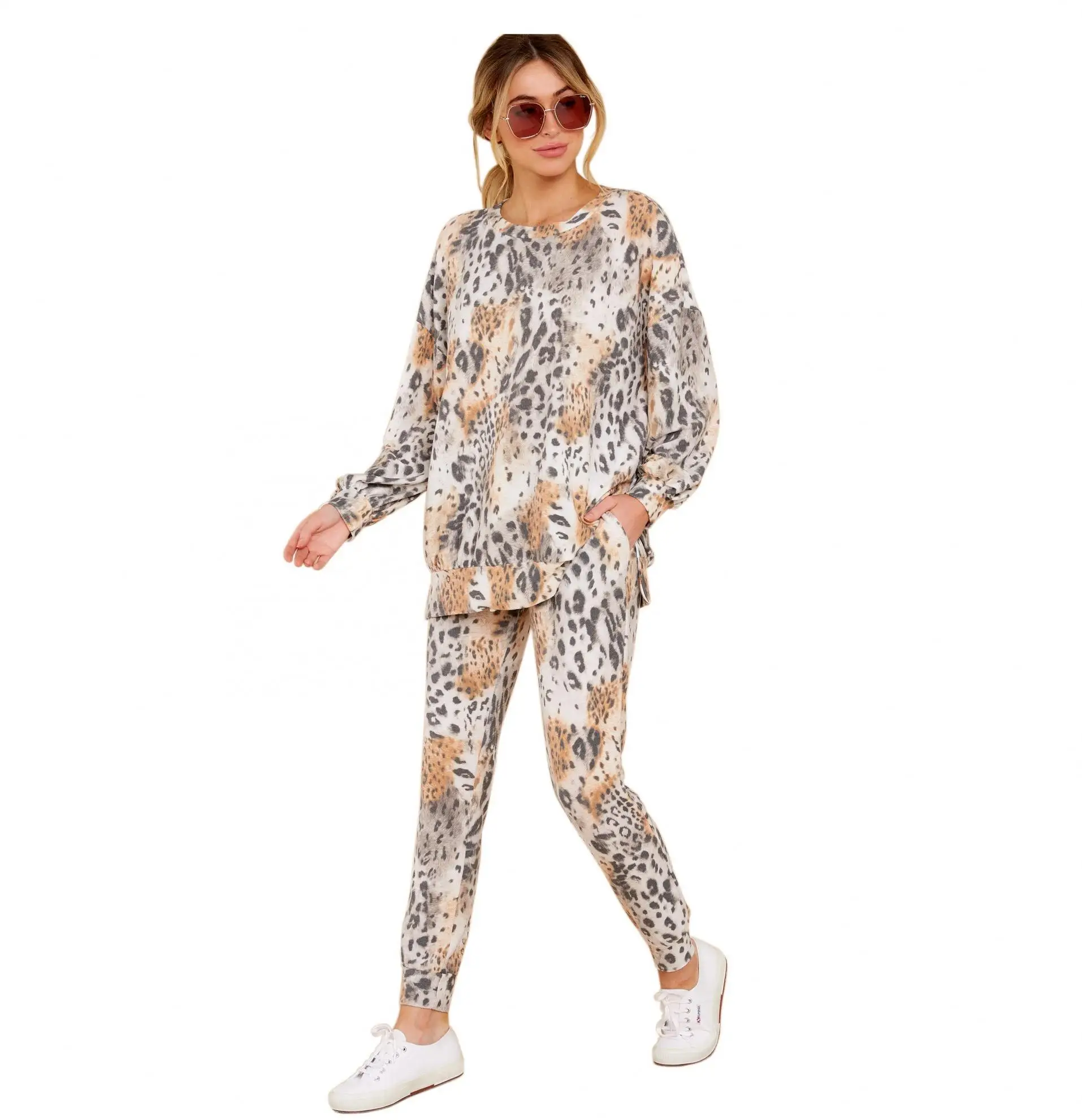 2021 European and American homewear autumn and winter long-sleeved tie-dye printing two-piece suit casual pajamas women, Shown
2021 European and American homewear autumn and winter long-sleeved tie-dye printing two-piece suit casual pajamas women, Shown