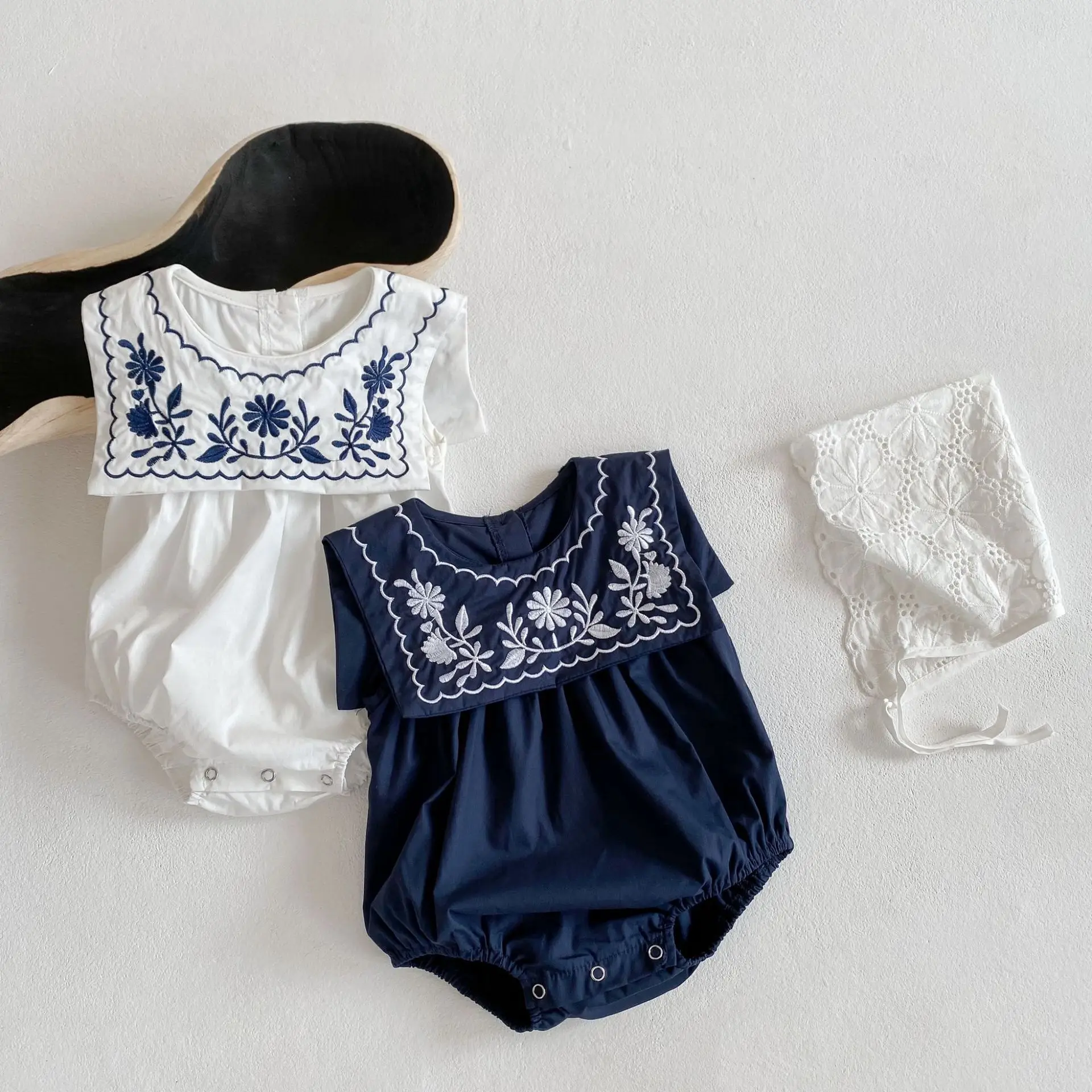 ins 2021 baby summer clothes in baby girl romper cool pure navy collar embroidered sleeveless Jumpsuit
ins 2021 baby summer clothes in baby girl romper cool pure navy collar embroidered sleeveless Jumpsuit