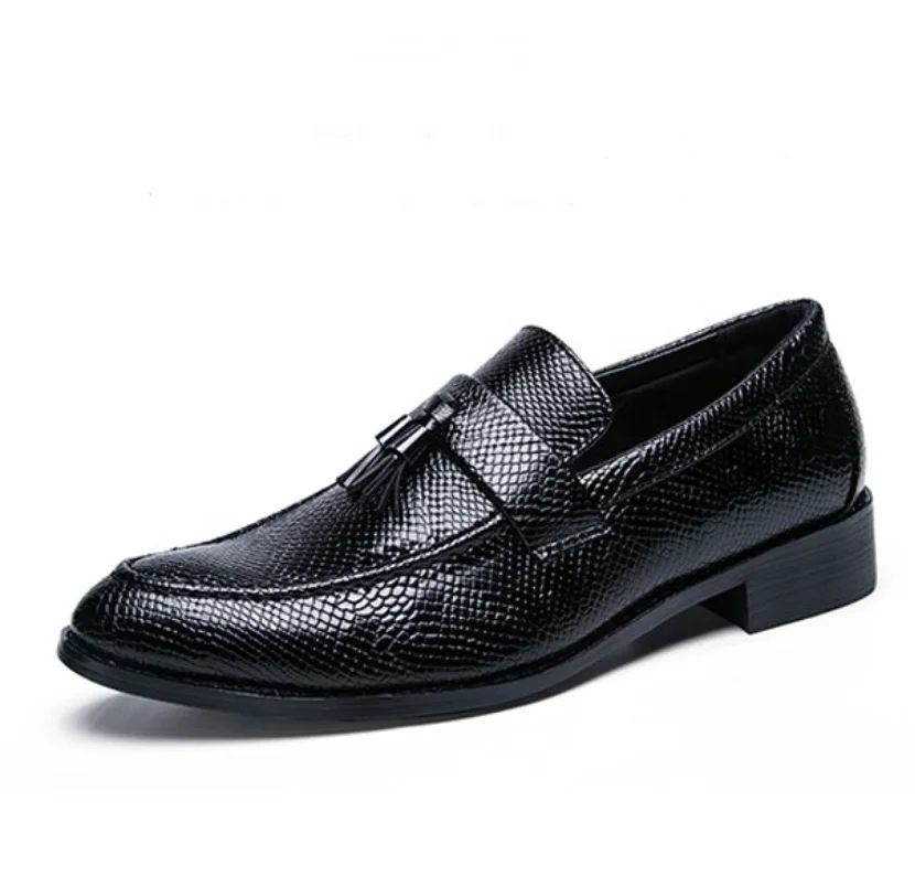 2021 new fashion crocodile pattern men's faux leather boots tassel accessories men's boots European style, Black 
2021 new fashion crocodile pattern men's faux leather boots tassel accessories men's boots European style, Black