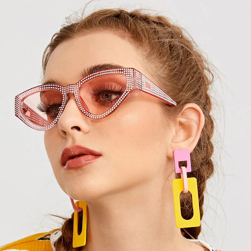 Fashion Lady Women'S Vintage Small Cat Eye Diamond Sunglasses Wholesale Rhinestone Diamonds Women Bling Fancy Sunglasses, 8 colors
Fashion Lady Women'S Vintage Small Cat Eye Diamond Sunglasses Wholesale Rhinestone Diamonds Women Bling Fancy Sunglasses, 8 colors