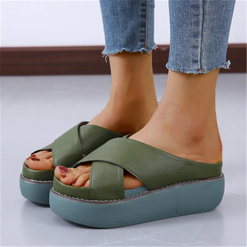 folk-custom sandals slippers women 2020 summer new women's shoes rhinestone flat bottom word female slippers, Picture
folk-custom sandals slippers women 2020 summer new women's shoes rhinestone flat bottom word female slippers, Picture