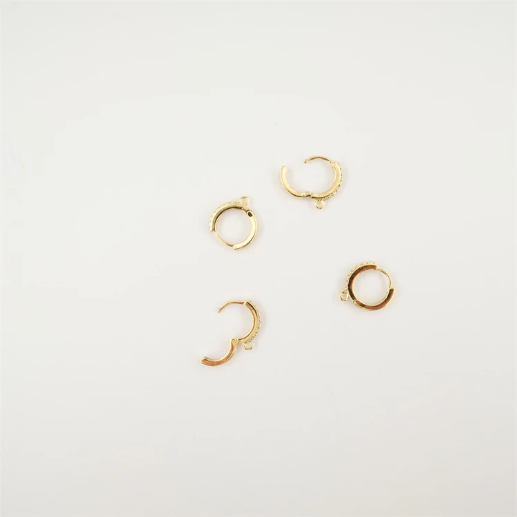 Earings for women 2021 European and American style 18K plated gold Copper acssessory jewelry delicate simple earpins
Earings for women 2021 European and American style 18K plated gold Copper acssessory jewelry delicate simple earpins