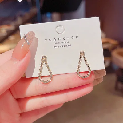 Simple Trendy 925 Sterling Silver Needle Shiny Crystal Geometric Stud Earrings Zircon CZ Water Drop For Women
Simple Trendy 925 Sterling Silver Needle Shiny Crystal Geometric Stud Earrings Zircon CZ Water Drop For Women