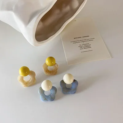 Korean Simple Jewelry Marble Pattern Geometric Flower Resin Earrings Circle Beaded Flower Acrylic Stud Earrings For Sweet Girls
Korean Simple Jewelry Marble Pattern Geometric Flower Resin Earrings Circle Beaded Flower Acrylic Stud Earrings For Sweet Girls